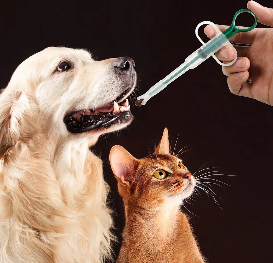 Pets syringe medications dispenser